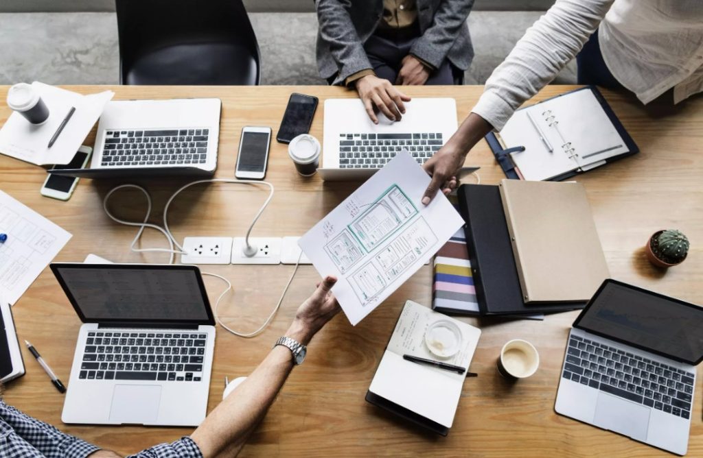 Почему делегирование рутинных задач экономит компании до 40% бюджета