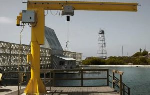 Как консольный кран повышает эффективность работы на складе