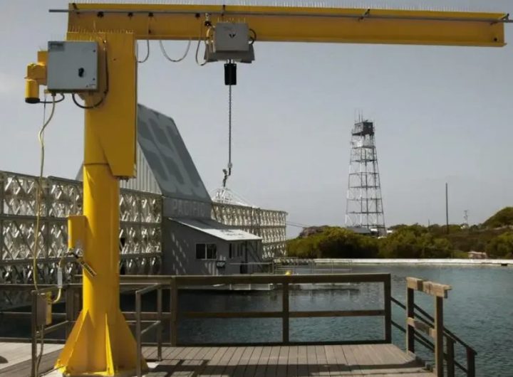 Как консольный кран повышает эффективность работы на складе